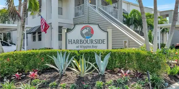 528 Club Side DR