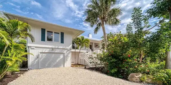 5303 Umbrella Pool RD