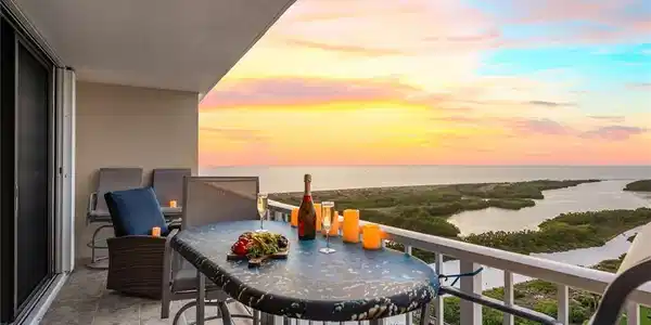 320 Seaview CT