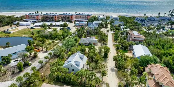211 Southwinds DR