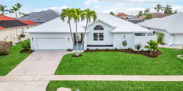 527 Bradford CT