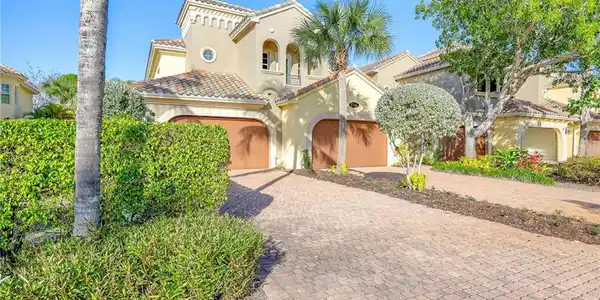 3745 Montreux LN