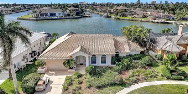 1726 Hummingbird CT