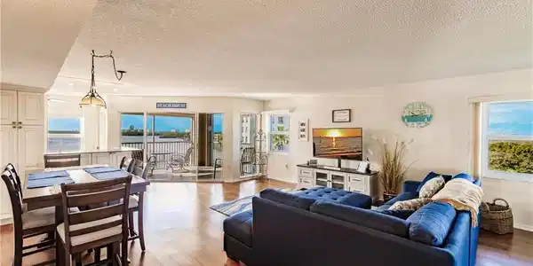 4895 Bonita Beach RD