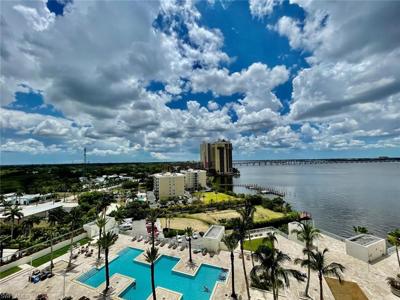 3000 Oasis Grand BLVD