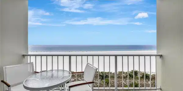 140 Seaview CT N