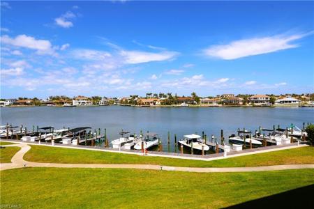 651 Seaview CT