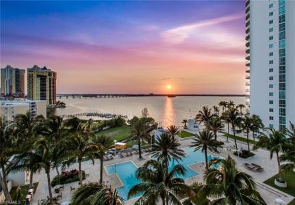 3000 Oasis Grand BLVD