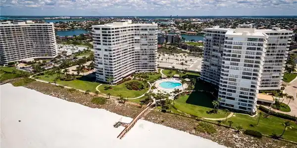 320 Seaview CT