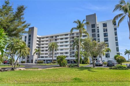 4253 Bay Beach LN