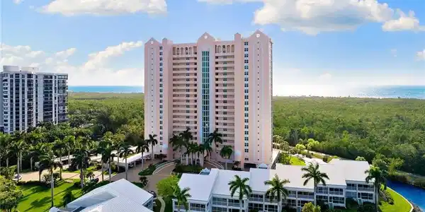 6101 Pelican Bay BLVD