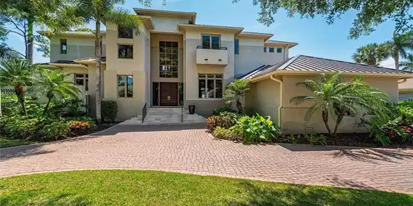 3451 Creekview DR