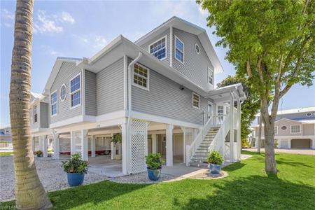 2270 Palm AVE