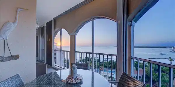 2000 Royal Marco WAY