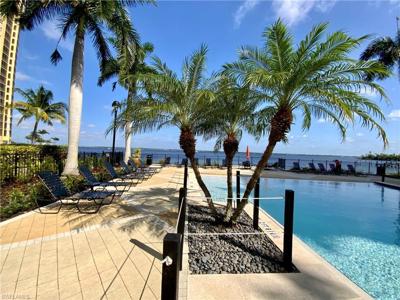 2825 Palm Beach BLVD