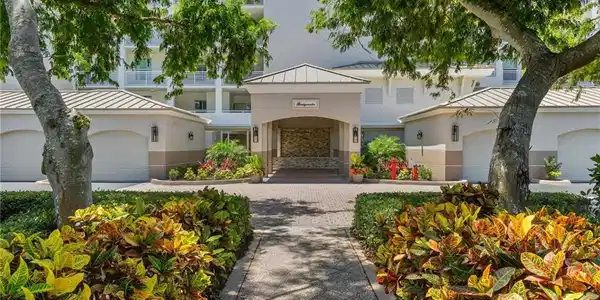 4975 Bonita Beach RD