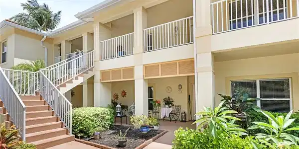 1045 Tarpon Cove DR