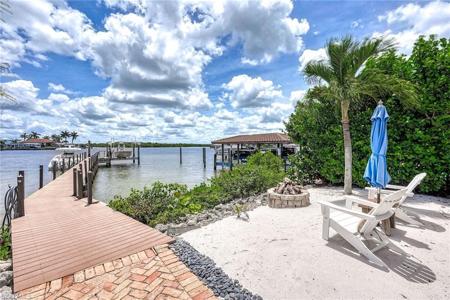 15 Capri BLVD