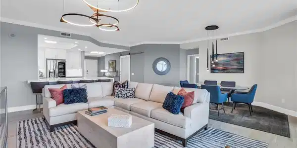 425 Cove Tower DR