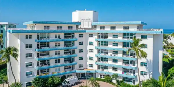 220 Seaview CT