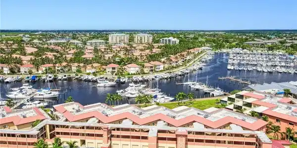 3230 Southshore DR
