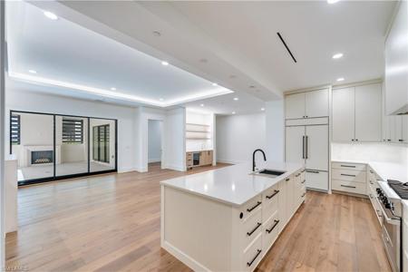 82 9th ST S