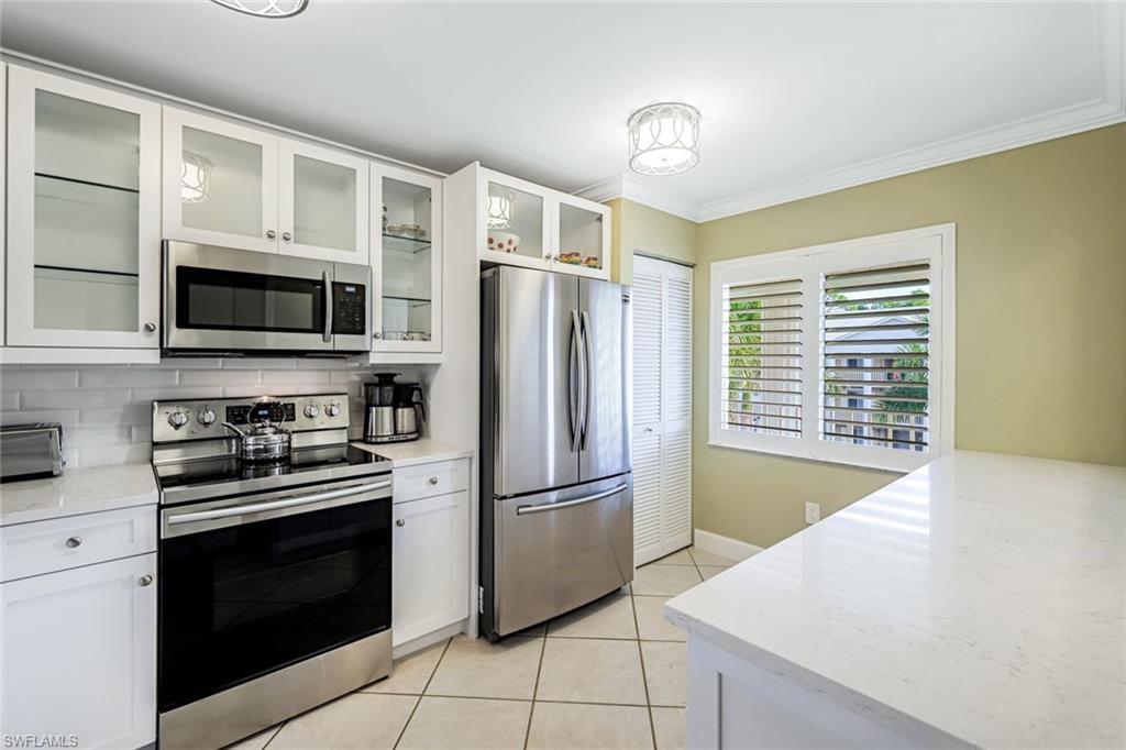 3011 Sandpiper Bay CIR, NAPLES, FL lhrmls02425366