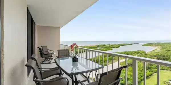 380 Seaview CT
