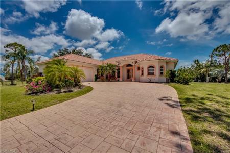 5621 Manton CT