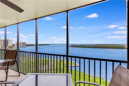 4223 Bay Beach LN