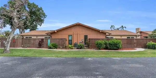 17311 Timber Oak LN