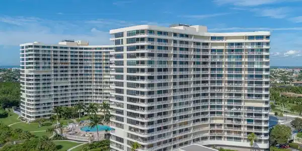 380 Seaview CT