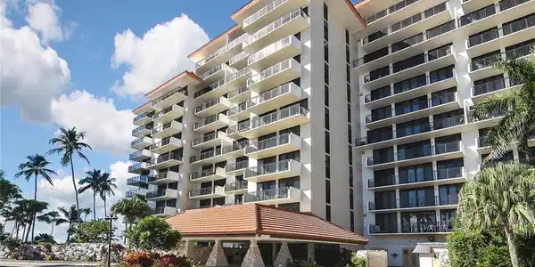 180 SEAVIEW CT