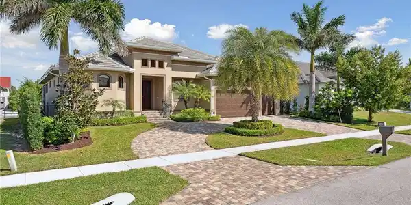 842 Elm CT