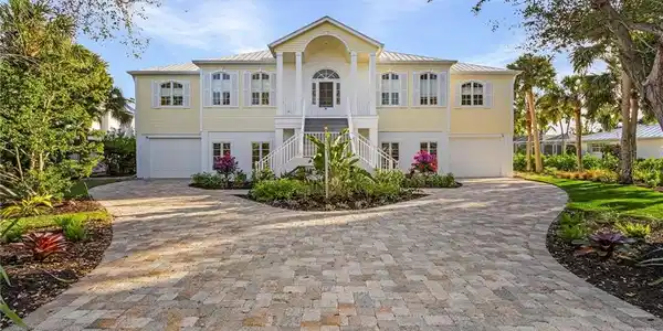 707 Anchor DR