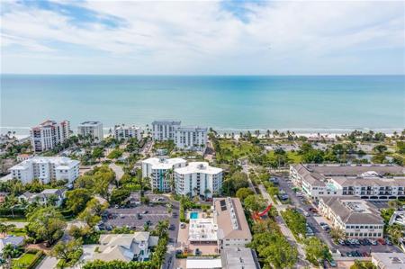 218 Banyan BLVD
