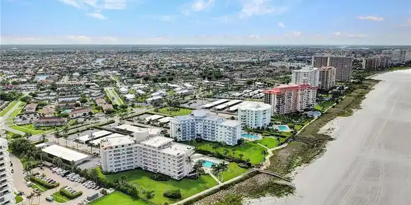 240 Seaview CT