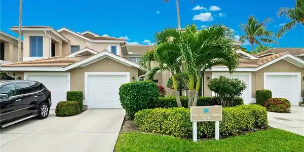 817 Carrick Bend CIR
