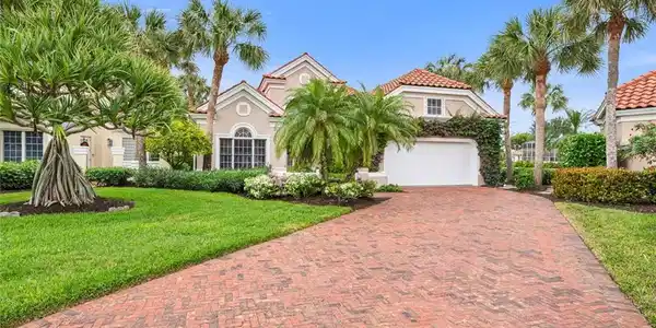 26200 Siena DR