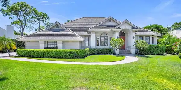3965 Woodlake DR