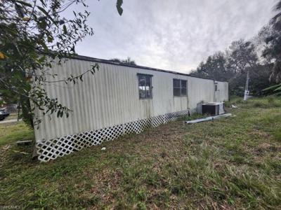 4020 Palm LN