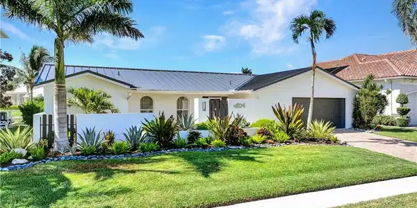 557 Hernando DR