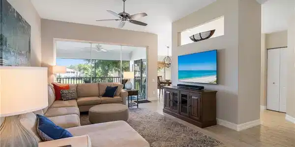 832 Carrick Bend CIR