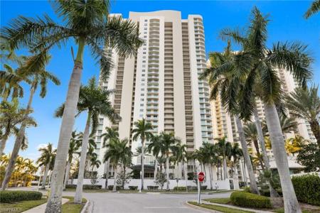 3000 Oasis Grand BLVD