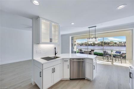 4125 Bayhead DR