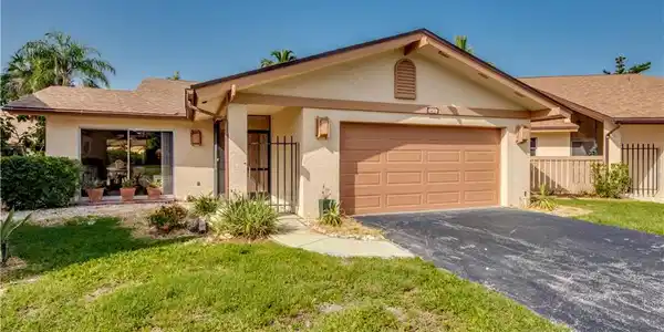 6425 Royal Woods DR