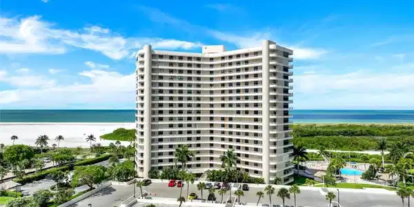 380 Seaview CT