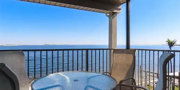 760 Sextant DR