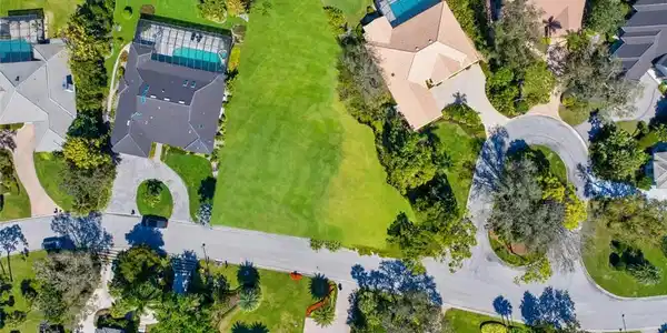 3878 Woodlake DR