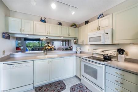 3021 Sandpiper Bay CIR